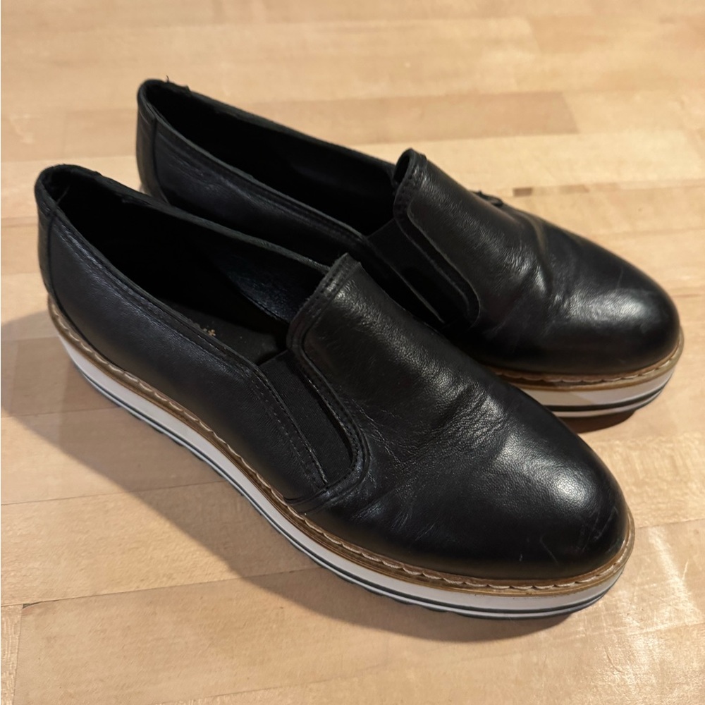 White Mountain Black Leather Loafers